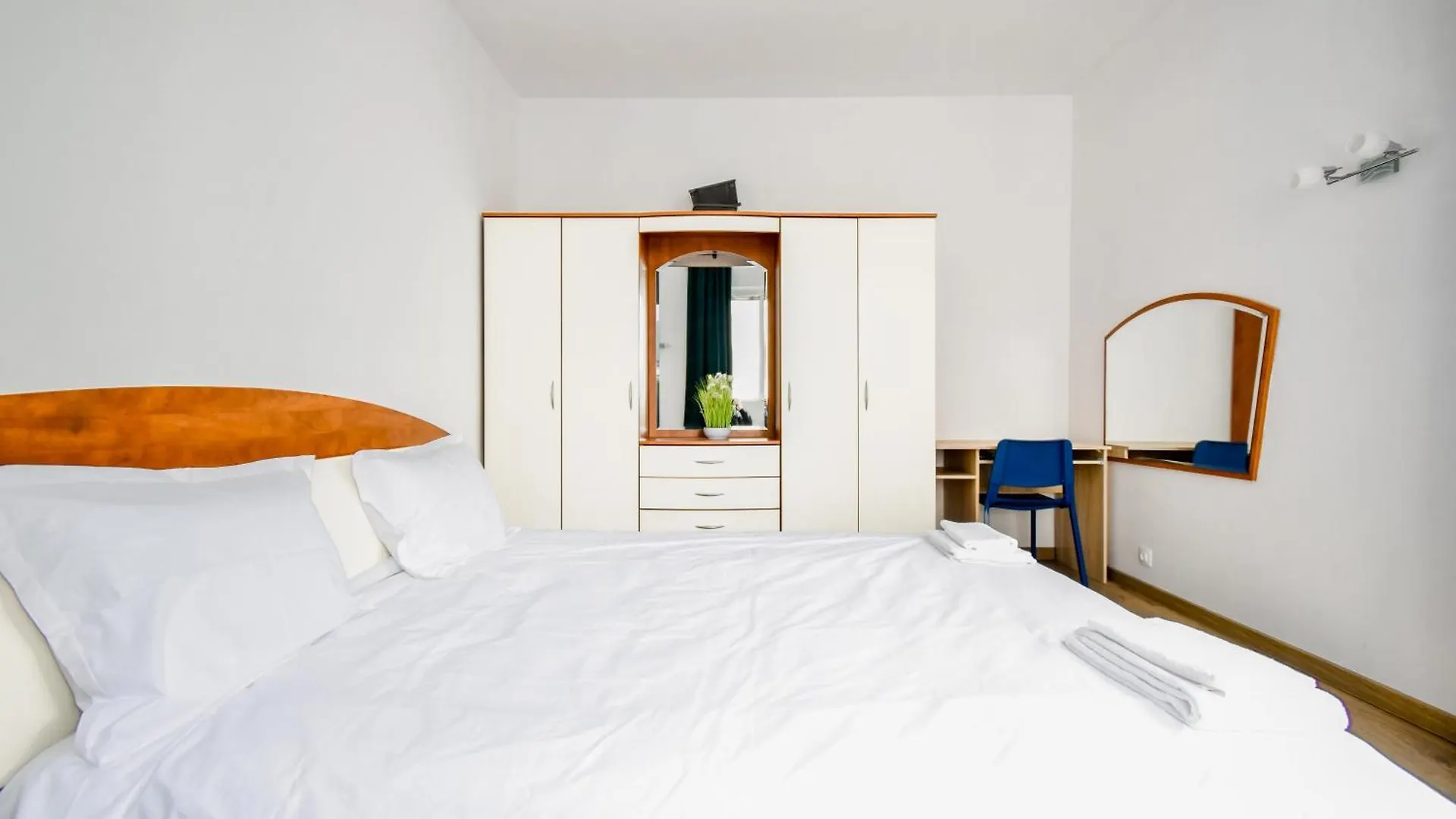 Large 2-Br Retreat, Walk To Sofias Top Spots Sofia