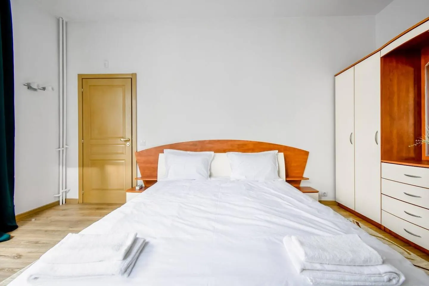 Large 2-Br Retreat, Walk To Sofias Top Spots Apartment