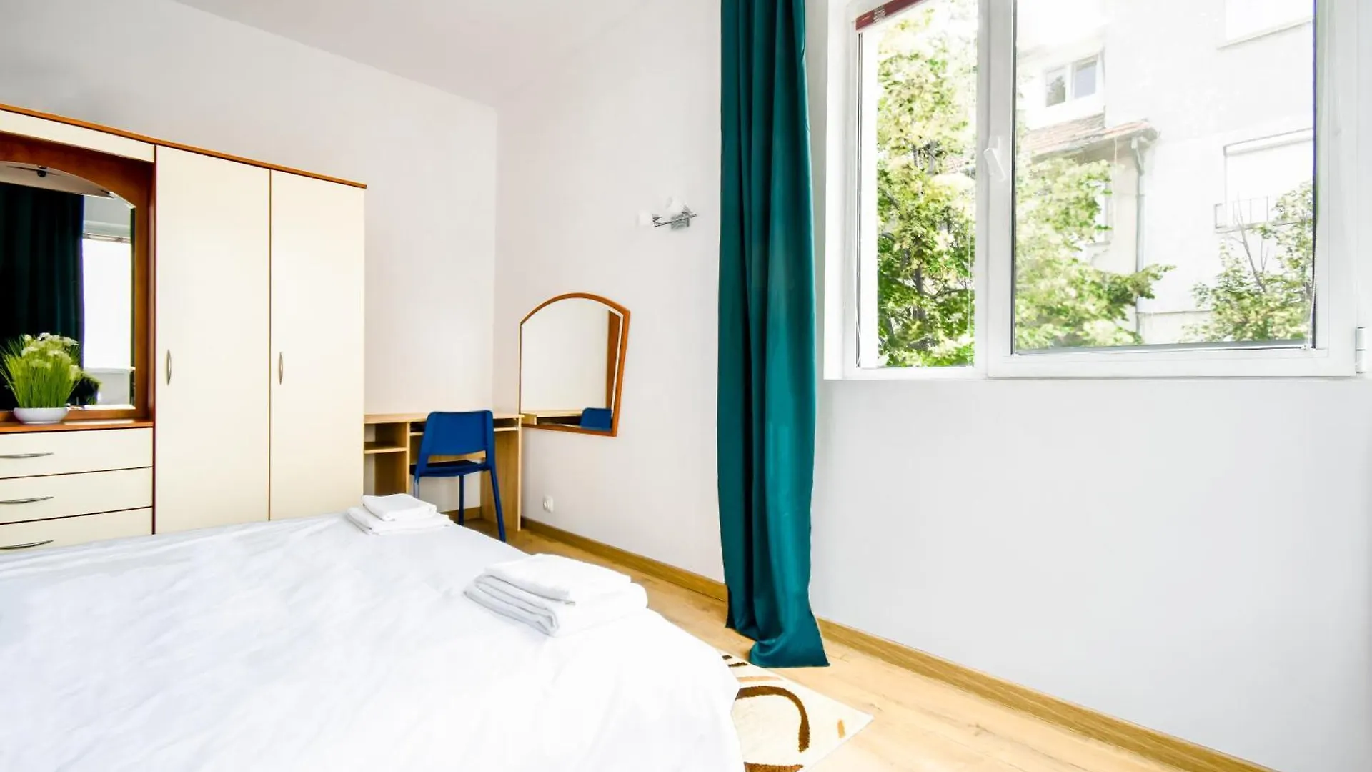 Large 2-Br Retreat, Walk To Sofias Top Spots Sofia
